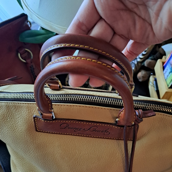Dooney and bourke Large Satchel - Picture 4 of 13